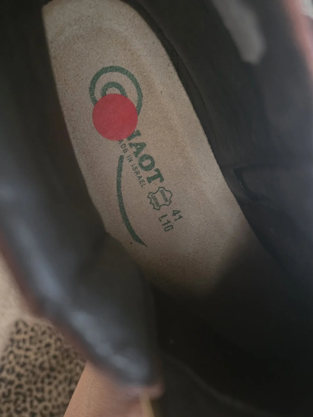 Naot smooth chestnut